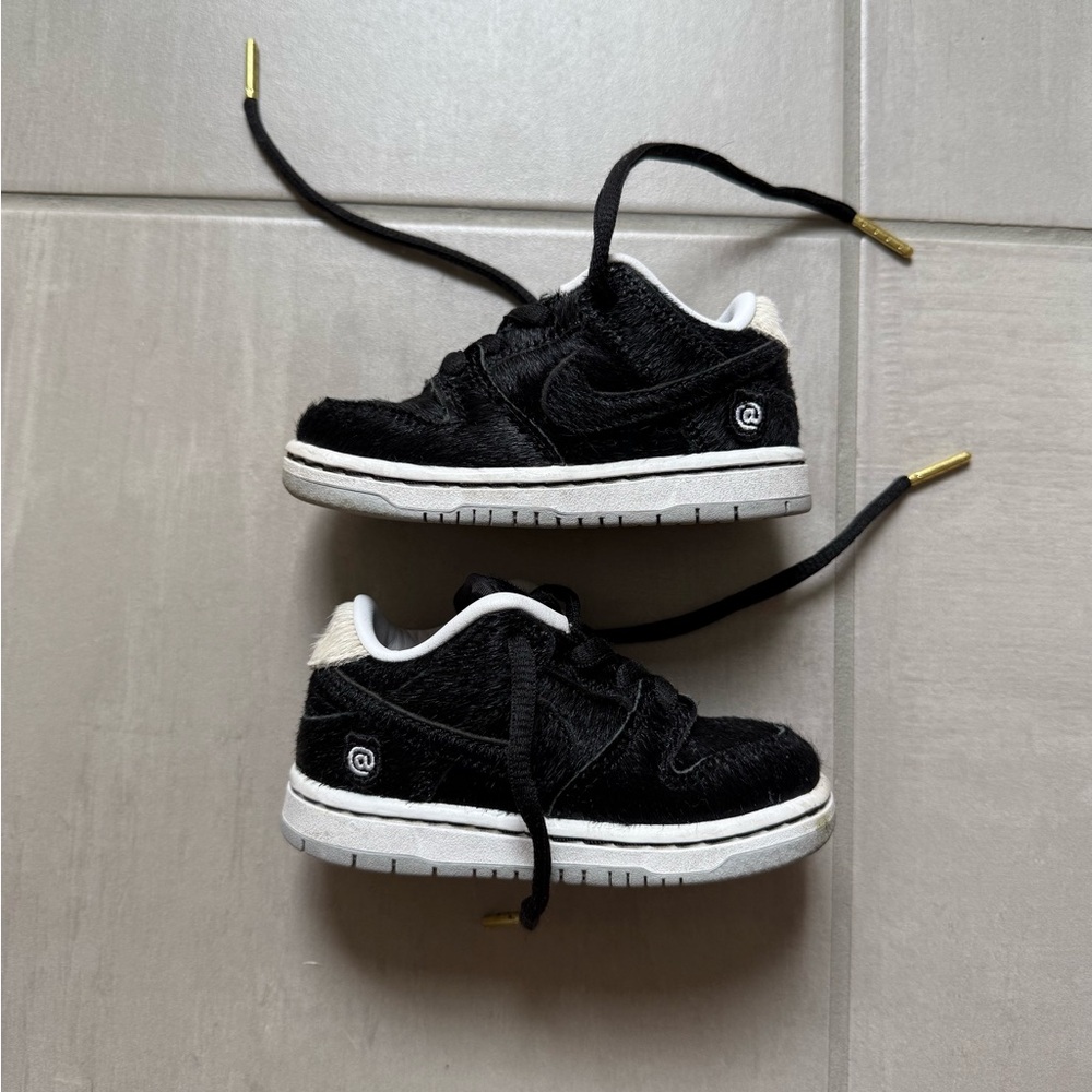 Nike Kids Black and White Low-Top Sneakers